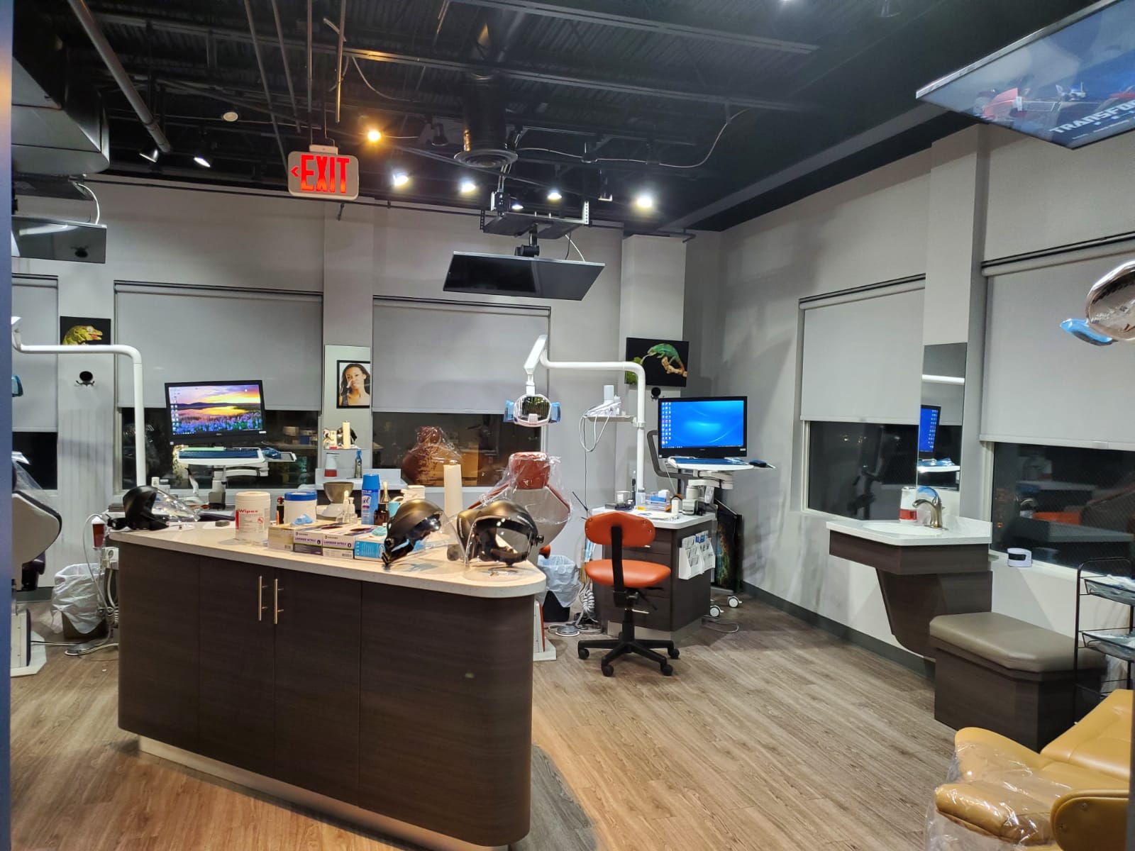 Private orthodontic treatment station